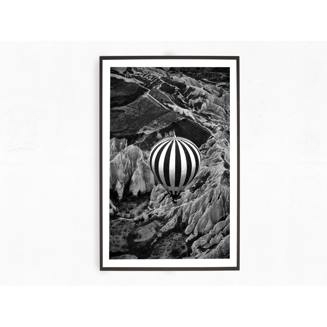 Hot air balloon in black and white